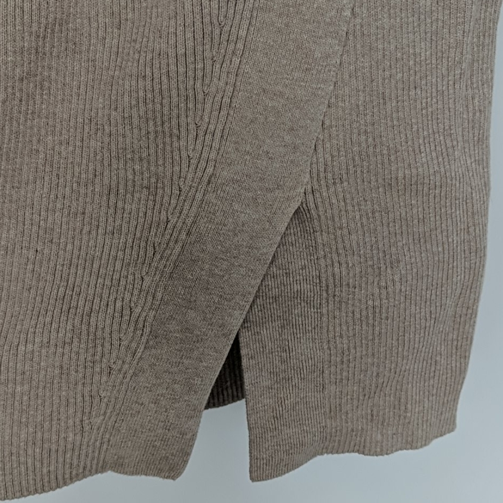 Sweater - Picture 3 of 4